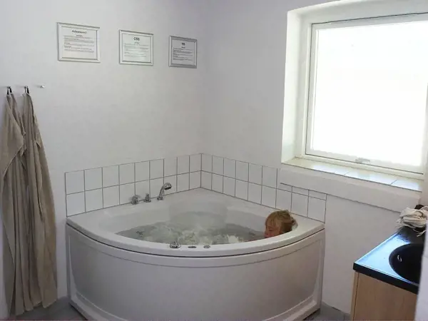 Bild 2 von 25
