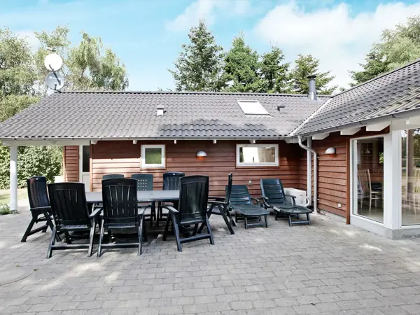 Bild 2 von 30