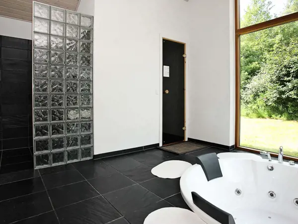Bild 18 von 25
