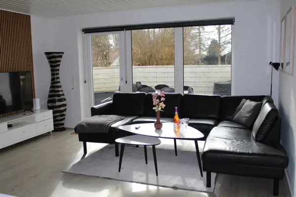 Bild 2 von 27