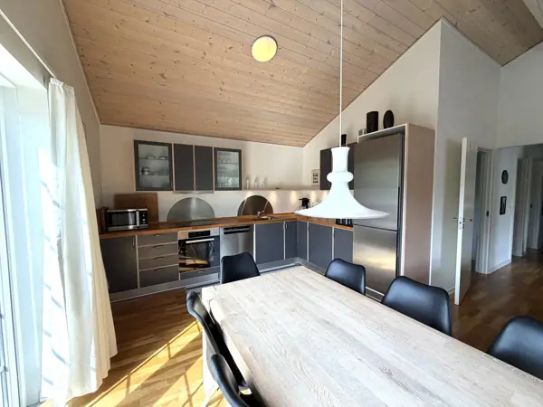 Bild 2 von 12