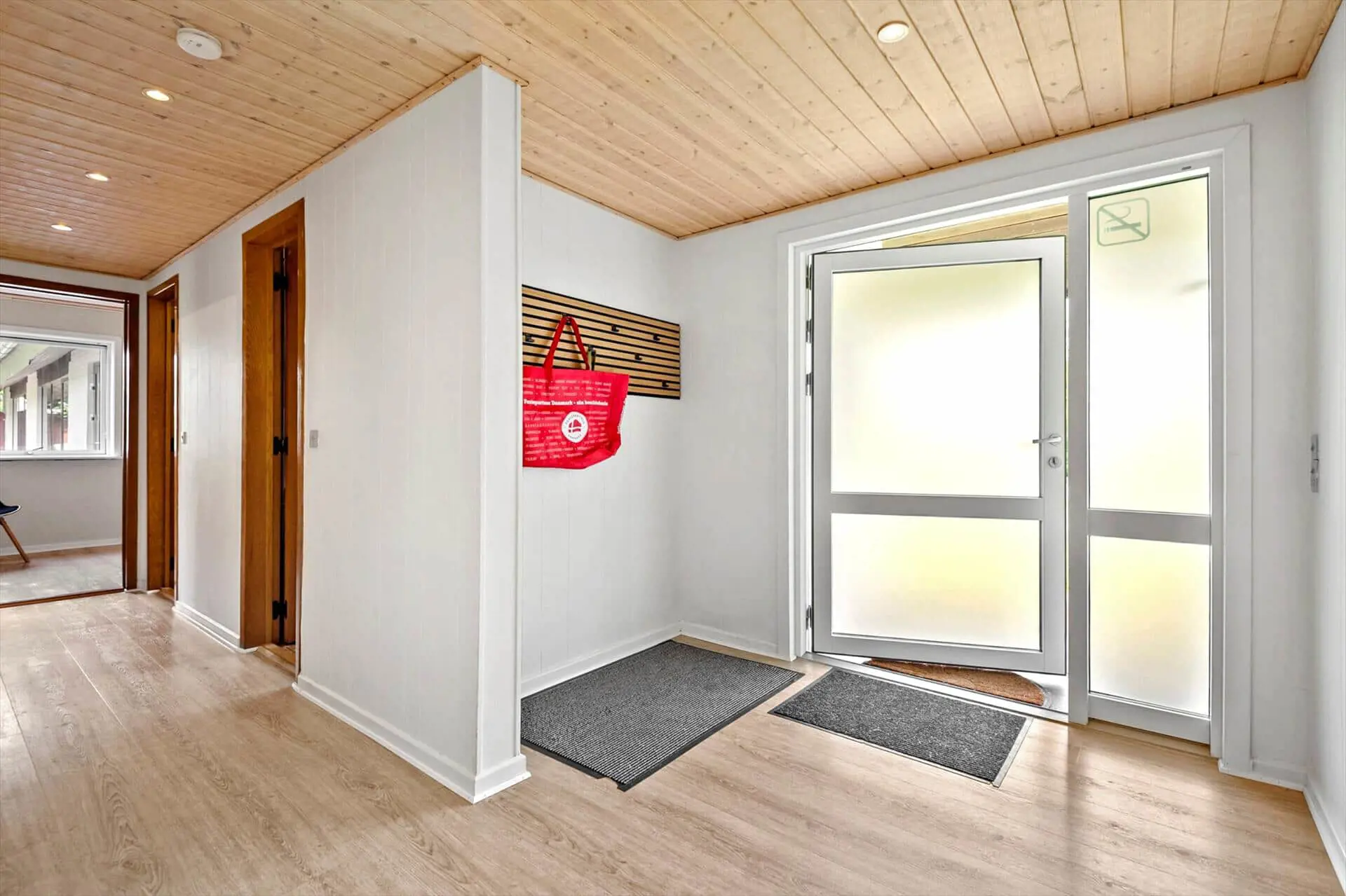 Bild 2 von 30