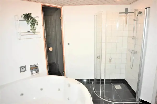 Bild 14 von 18