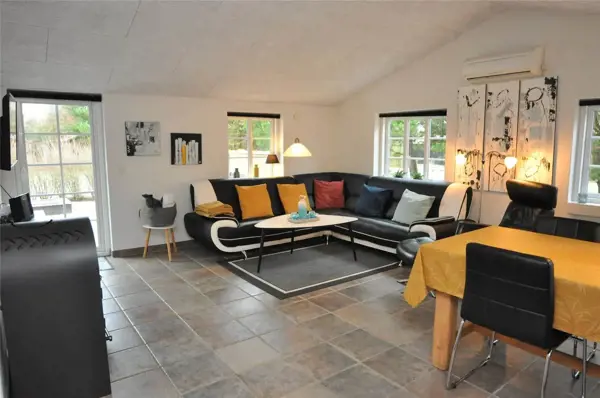 Bild 2 von 24