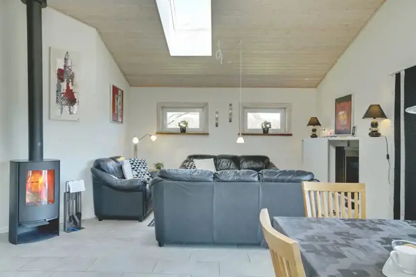 Bild 2 von 49