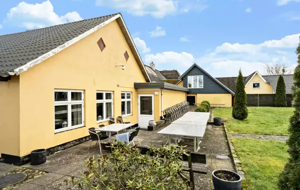 Bild 2 von 40
