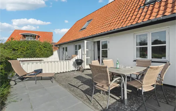 Bild 2 von 32