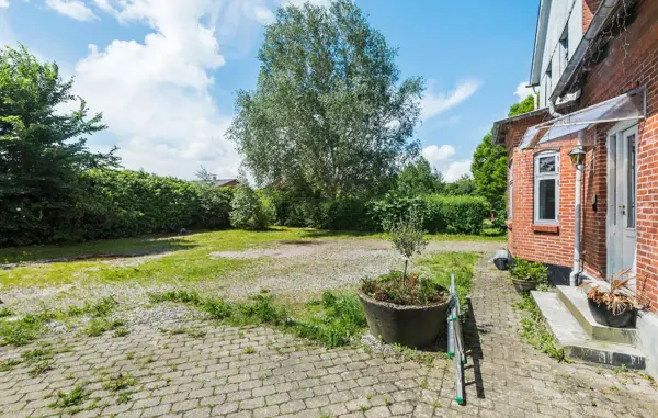 Bild 2 von 18