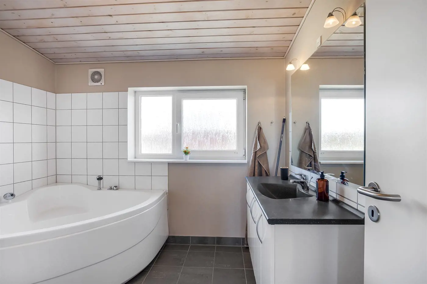 Bild 6 von 26