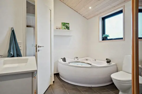 Bild 2 von 28