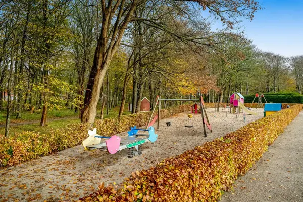 Bild 2 von 27