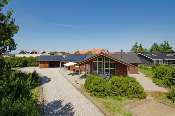 Bild 2 von 32